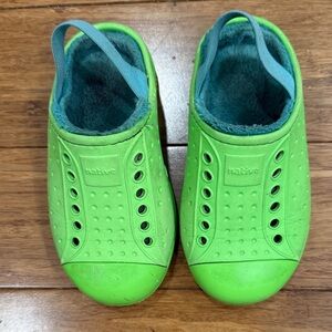 Native Jefferson Cozy Kids Shoes with strap